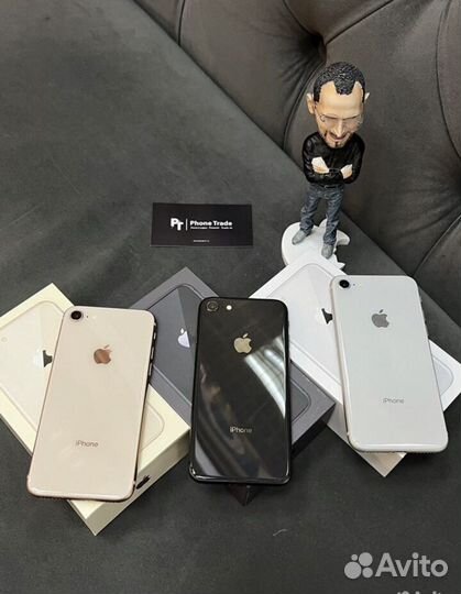 Телефон iPhone 8