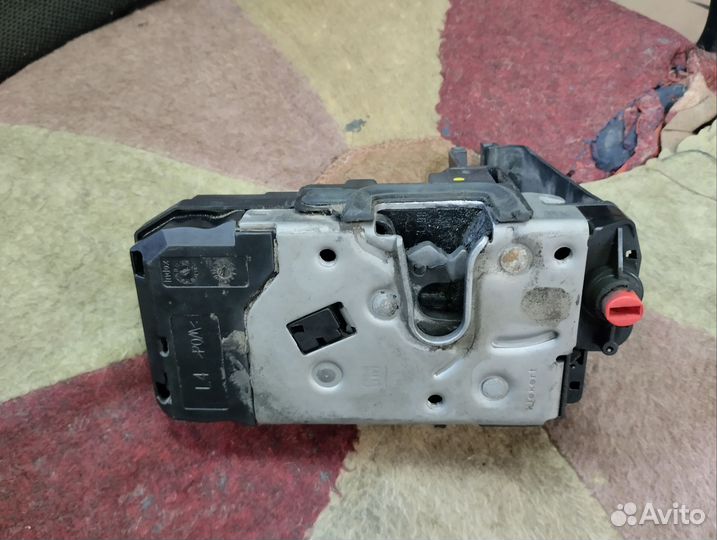 Замок двери задний левый