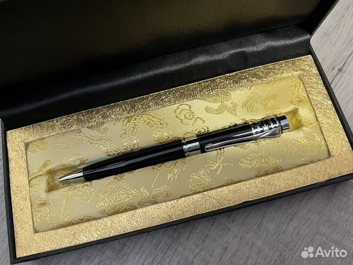 Ручка в подарочной упаковке + блокнот (в подарок)