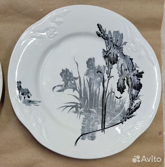 Тарелки Кузнецов Ирисы черные Фаянс Интерьер