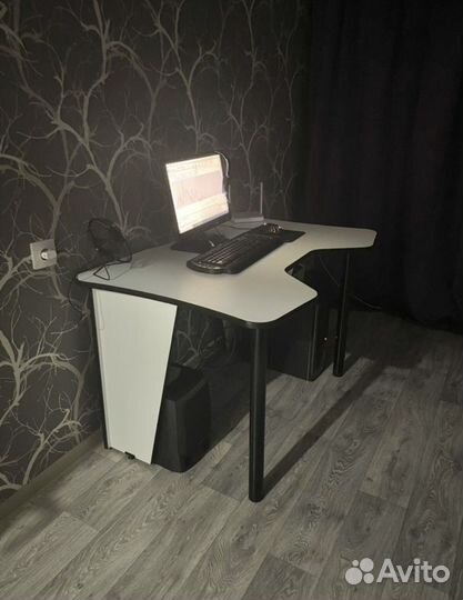 Геймерский стол