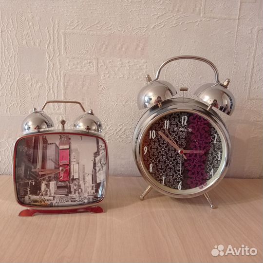 Часы настольные будильник