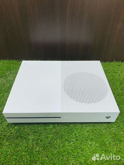 Xbox One S 1Tb (Магазин)