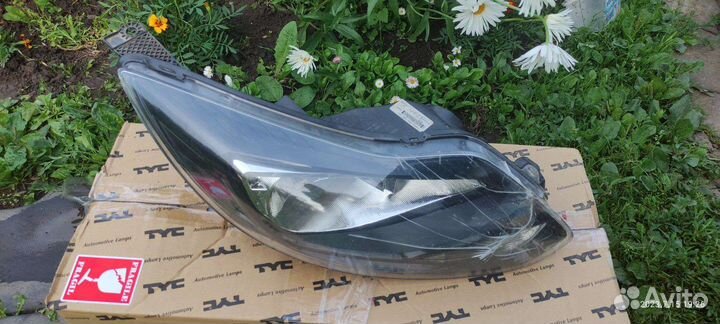Фара правая ford focus 3