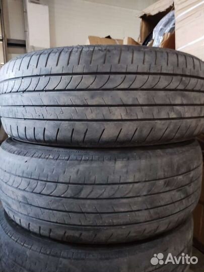 Bridgestone Dueler H/L 33A 235/55 R20