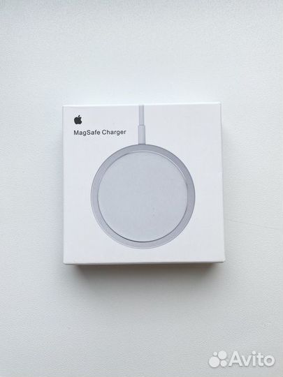 Беспроводное зарядное устройство Apple MagSafe