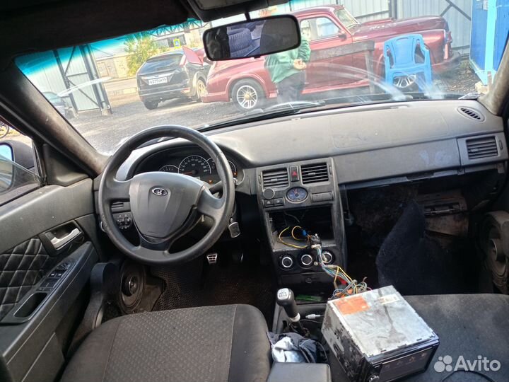 Разбор на запчасти LADA Priora