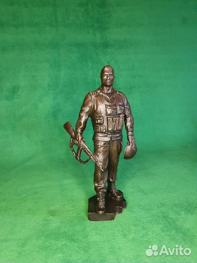 Статуэтка из бронзы Воин-интернационалист