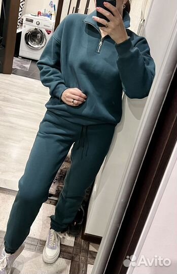 Спортивный костюм женский