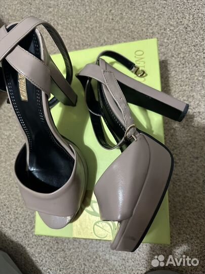 Босоножки женские 39 размер