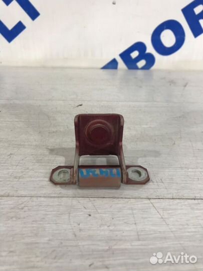 Петля крышки багажника правая renault sandero 1 1