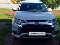 Mitsubishi Outlander 2.0 CVT, 2022, 11 081 км, с пробегом, цена 2 920 000 руб.