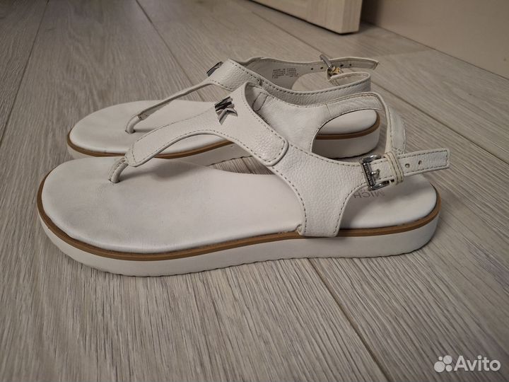 Сандалии женские