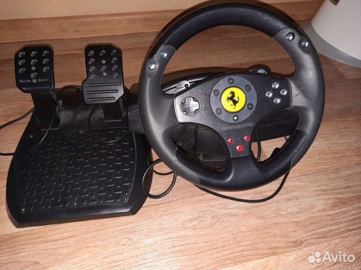 Игровой руль с педалями