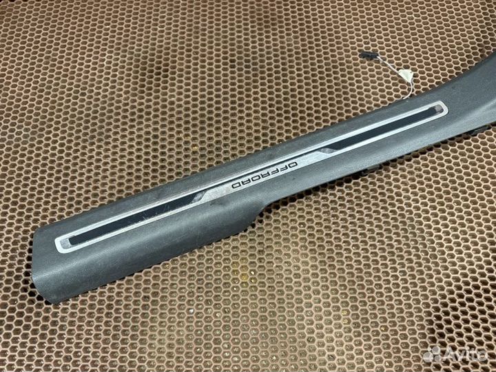 Накладка порога правая Volkswagen Tiguan 2 dbgc