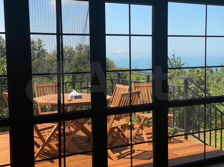 Дом 180 м² на участке 6 сот.