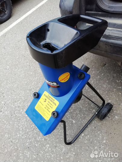 Измельчитель веток садовый