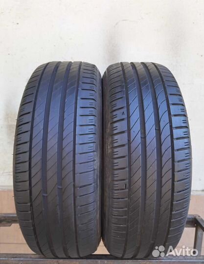 Kleber Dynaxer DR 215/60 R17 96V