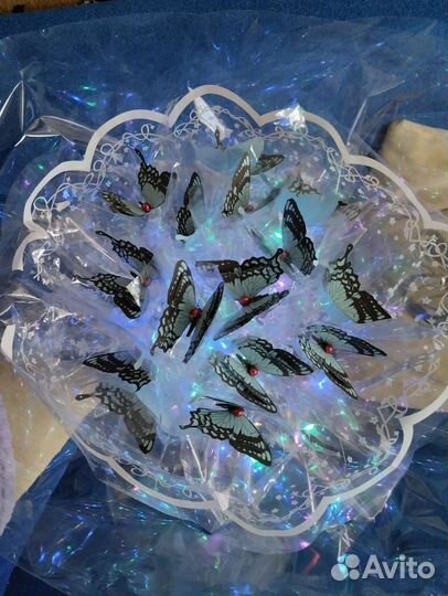 Светящийся букет из бабочек