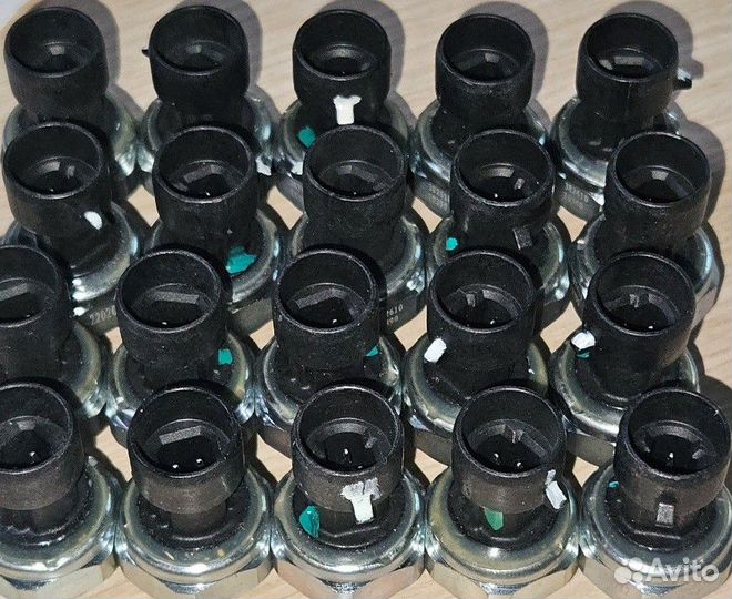 Датчик давления масла ямз 53443, ямз 650 M10 3 кон