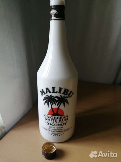 Пустая бутылка из-под алкоголя