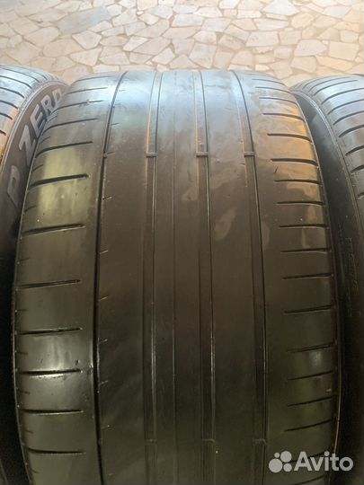 Pirelli P Zero 275/40 R21 и 315/35 R21