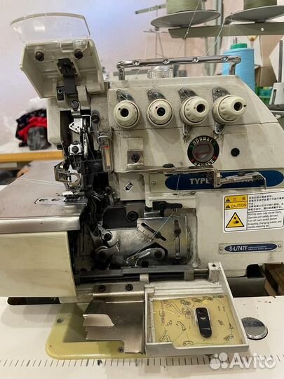 Продаю Оверлок type special 4-х нит. (голова+стол)