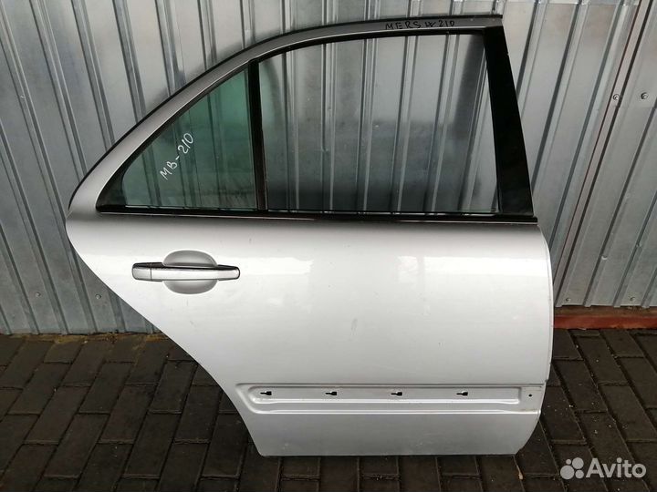 Дверь задняя правая мерседес W 210