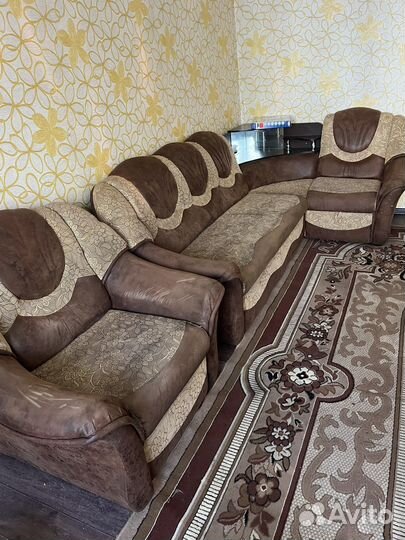 Угловой дивани кресло