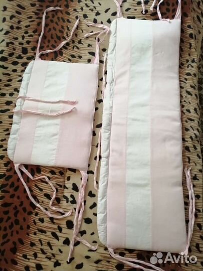 Мягкие бортики в детскую кроватку