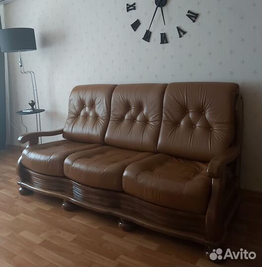 Кожаный диван бу