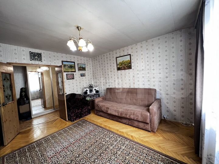 2-к. квартира, 52 м², 1/14 эт.