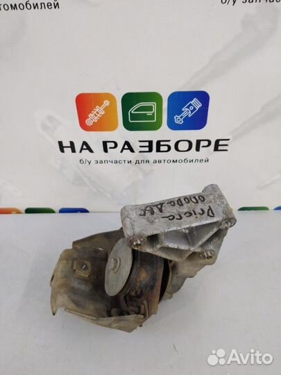 Подушка двигателя правая LADA Priora
