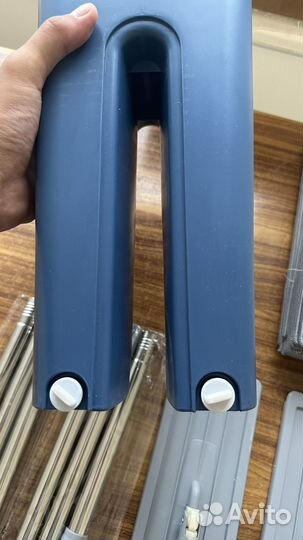 Швабра с отжимным ведром и микрофибровой тряпкой