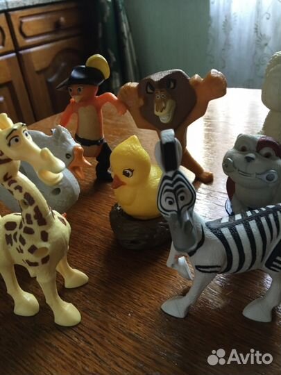 Герои из различных мультфильмов