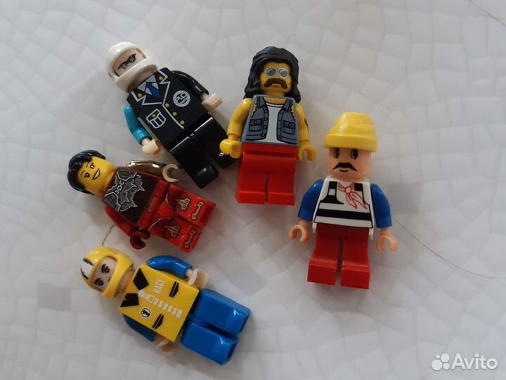 Lego человечки- жители города