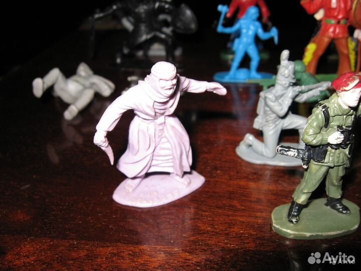 Рыцари, викинги, индейцы, ковбои, пираты, немцы