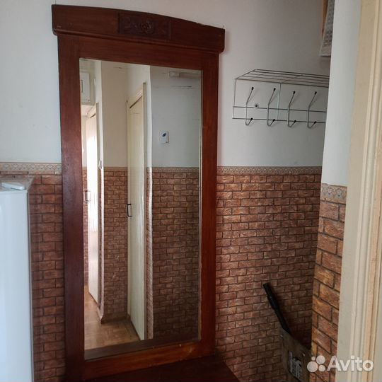 Трюмо с зеркалом старинное