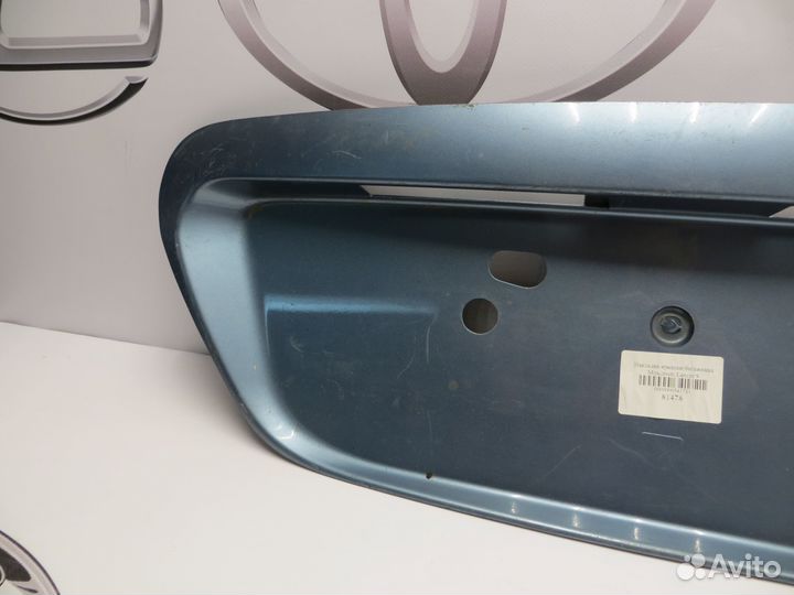 Накладка крышки багажника Mitsubishi Lancer 9