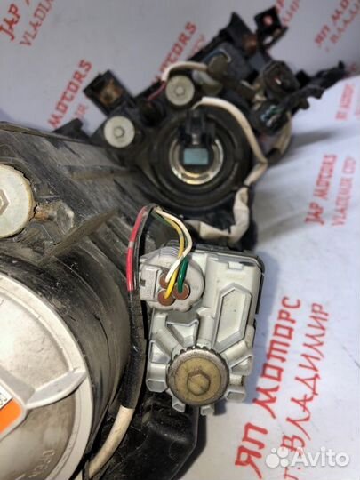 Фара ксеноновая правая Mazda 6 GH L5 2009