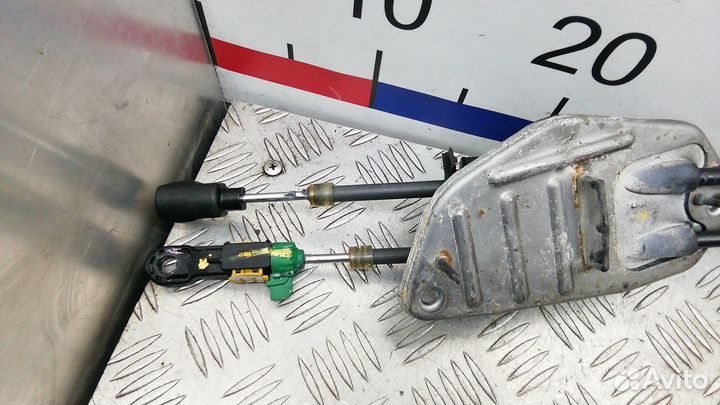 Кулиса Toyota Avensis 3 (T270) рест. 2012