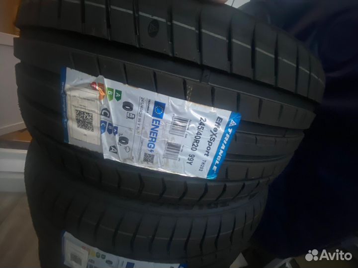 Triangle EffeXSport TH202 275/35 R20