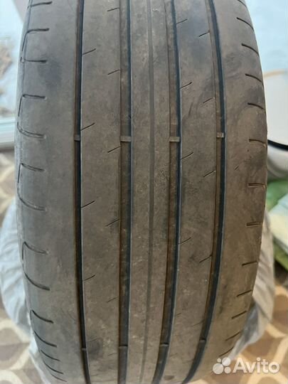Goodyear EfficientGrip Performance 2 285/55 R17