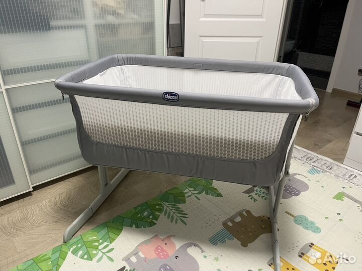 Приставная кроватка Chicco next2me air