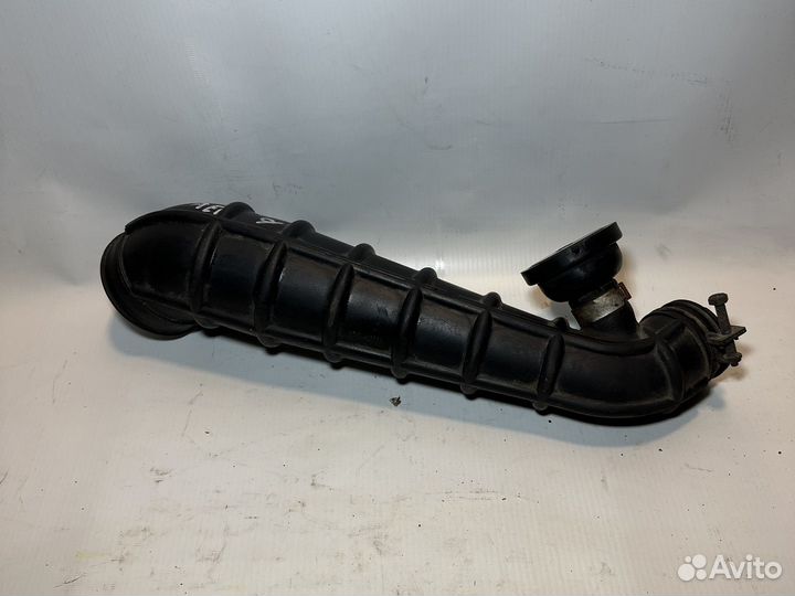 Патрубок воздушного фильтра Hyundai Santa Fe I