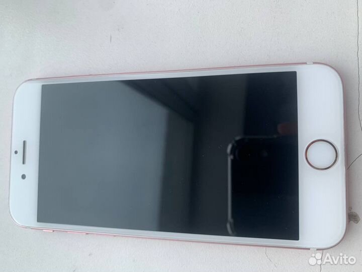 Телефон iPhone 6s