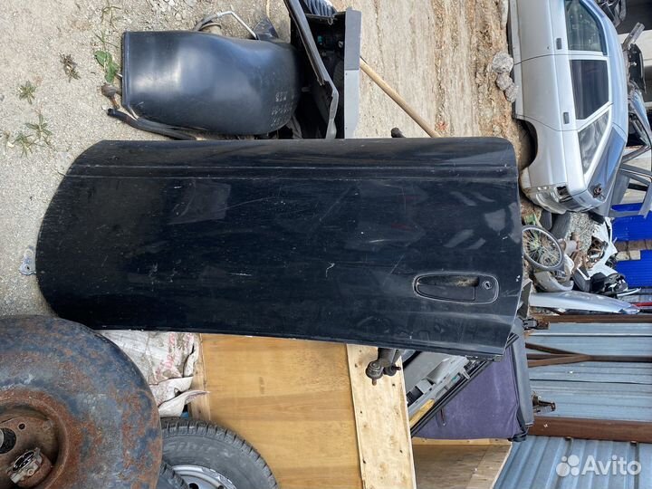 Дверь передняя правая toyota celica st182