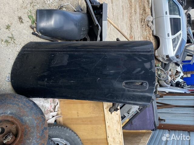 Дверь передняя правая toyota celica st182