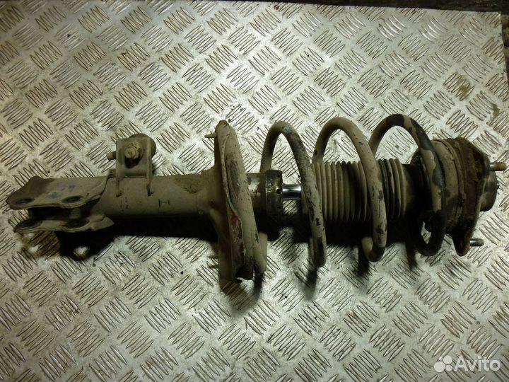 Стойка передняя правая Kia Cerato 2