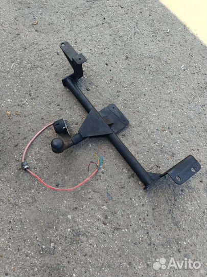 Фаркоп на priora универсал